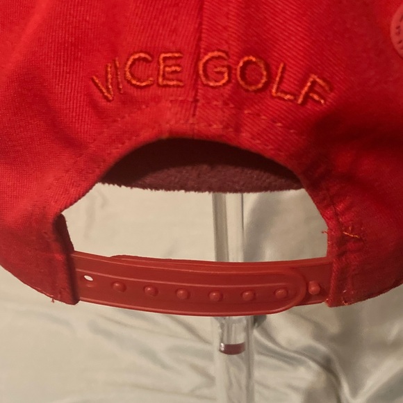 Red Cap - Picture 3 of 8